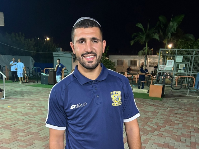 ניב מזרחי. חלוץ עירוני אשדוד, פוגש את האקסית